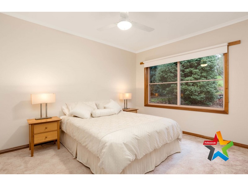 9 Christa Court, Lilydale VIC 3140