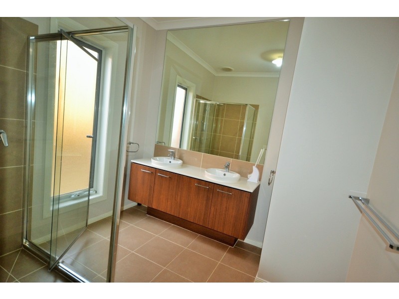 36 The Range Boulevard, Croydon VIC 3136