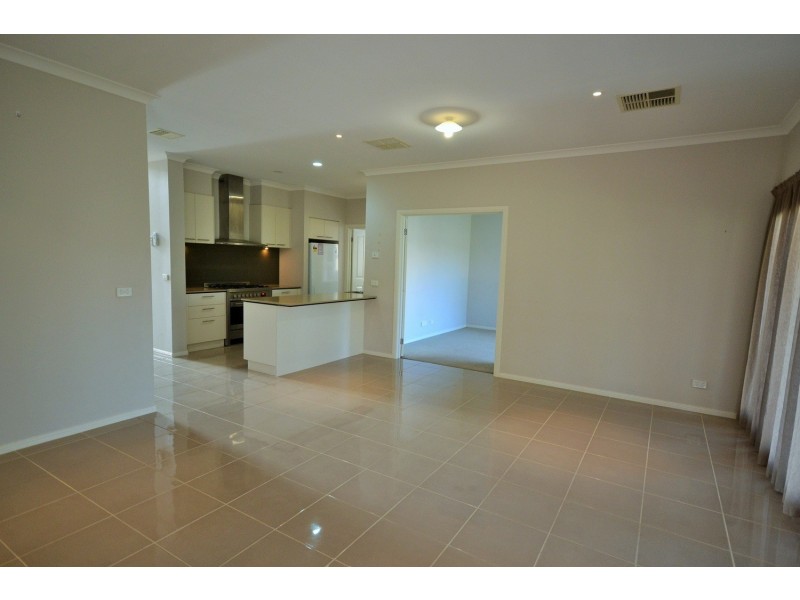 36 The Range Boulevard, Croydon VIC 3136