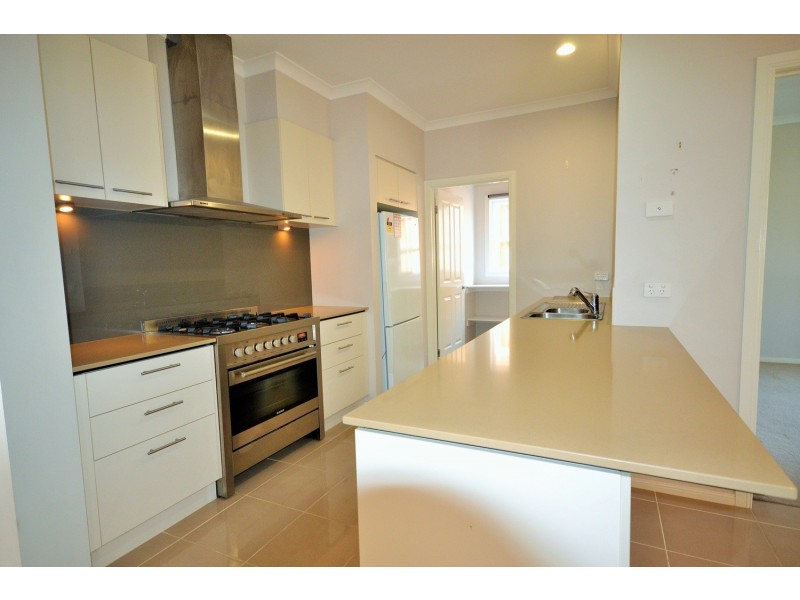 36 The Range Boulevard, Croydon VIC 3136
