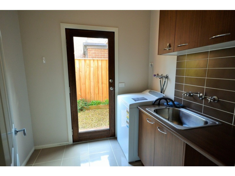 36 The Range Boulevard, Croydon VIC 3136