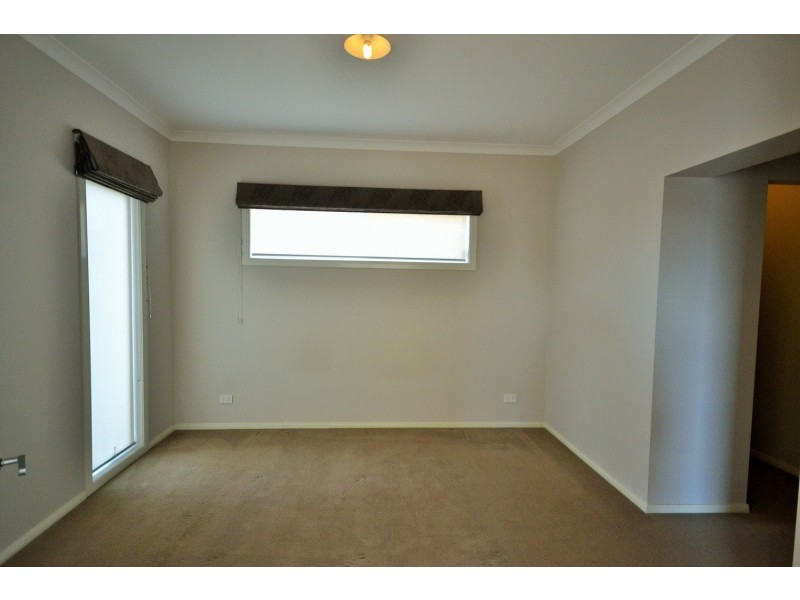 36 The Range Boulevard, Croydon VIC 3136