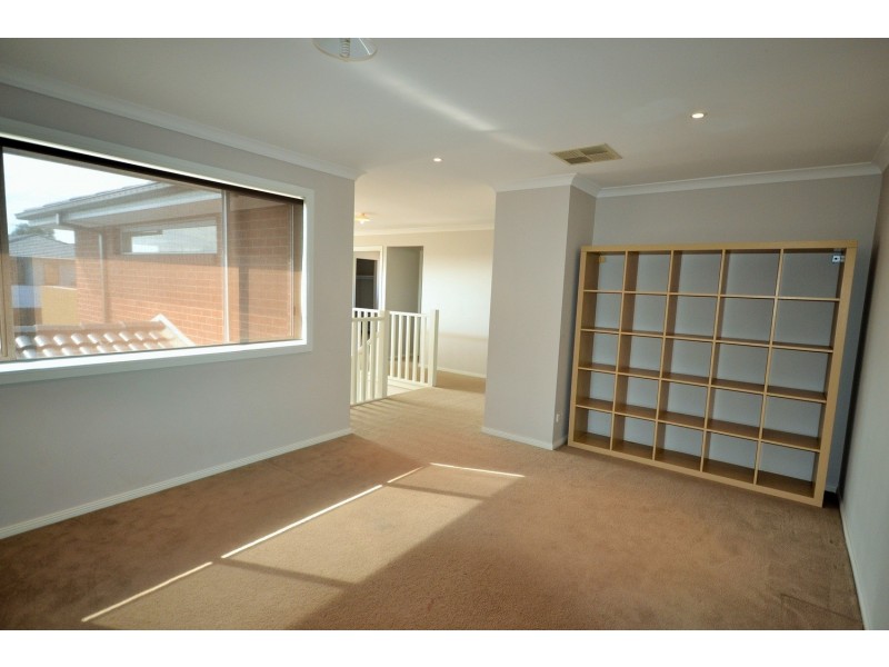 36 The Range Boulevard, Croydon VIC 3136