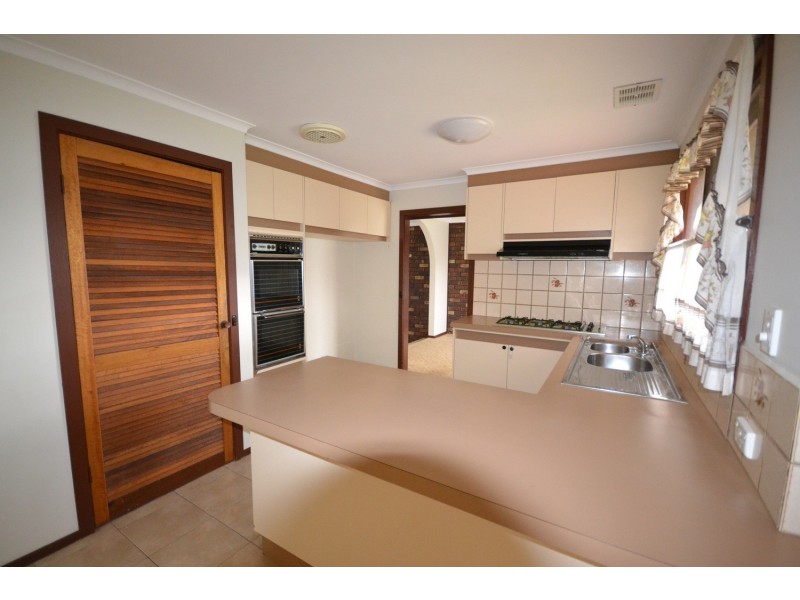 7 Ashton Avenue, Mooroolbark VIC 3138