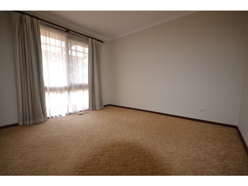 7 Ashton Avenue, Mooroolbark VIC 3138
