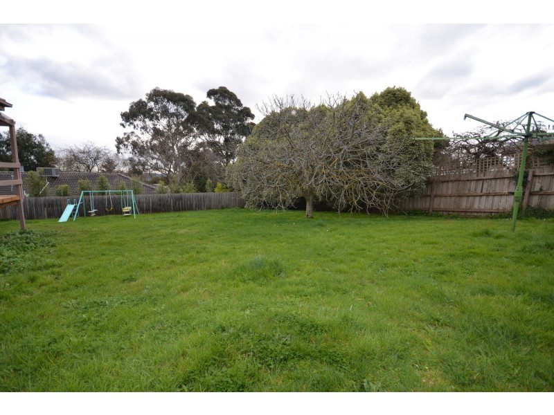 7 Ashton Avenue, Mooroolbark VIC 3138