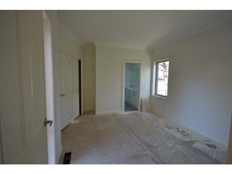 2/6 Cameron Court, Kilsyth VIC 3137