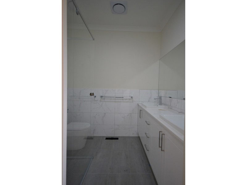 2/6 Cameron Court, Kilsyth VIC 3137