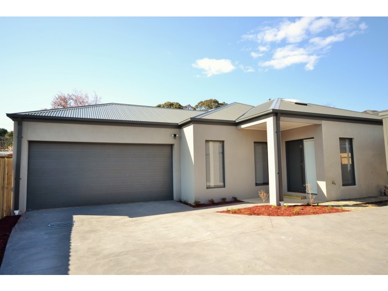 30A Zina Grove, Mooroolbark VIC 3138