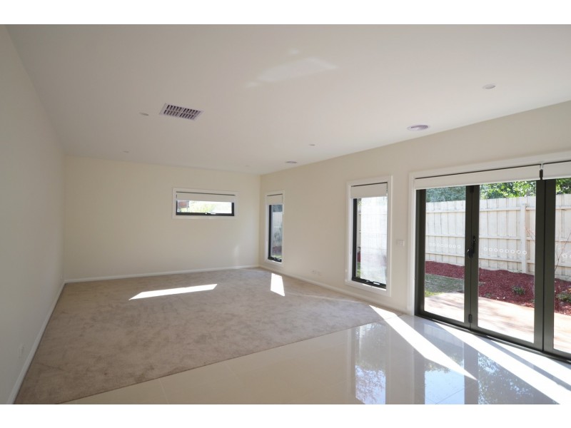 30A Zina Grove, Mooroolbark VIC 3138