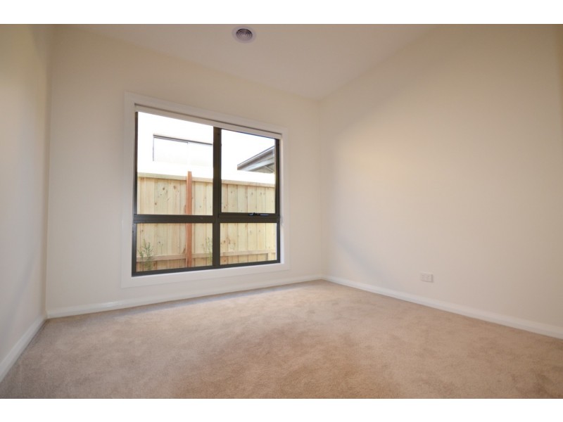 30A Zina Grove, Mooroolbark VIC 3138