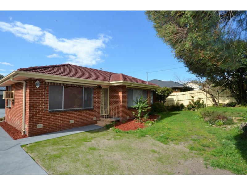 30 Zina Grove, Mooroolbark VIC 3138