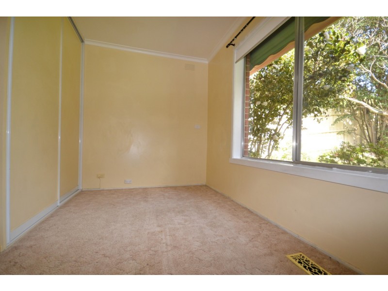 30 Zina Grove, Mooroolbark VIC 3138