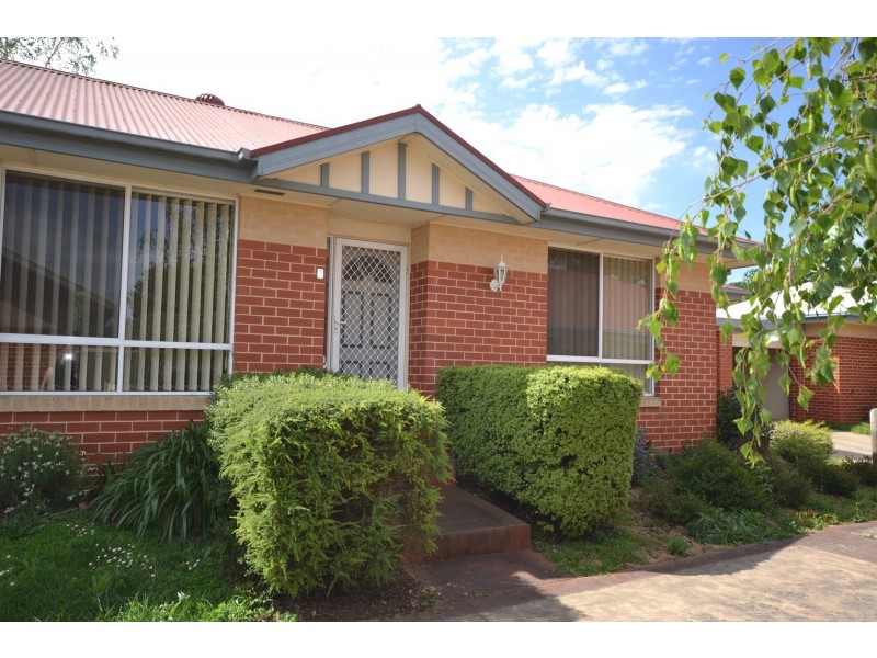 2/16 Mountain View Road, Kilsyth VIC 3137