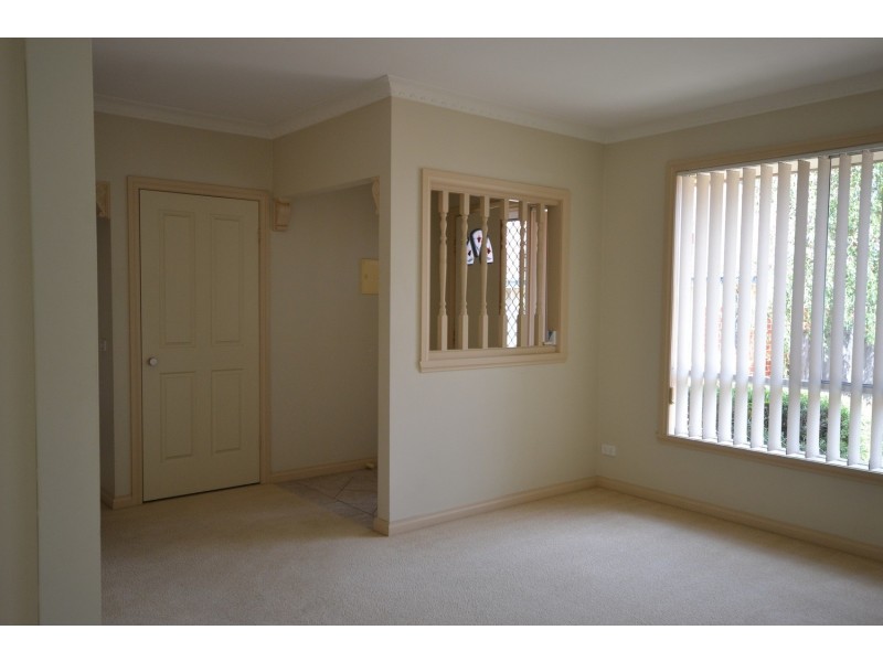 2/16 Mountain View Road, Kilsyth VIC 3137