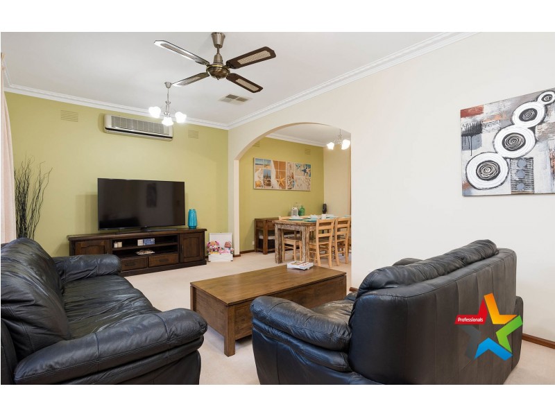 5 Ross Pincott Drive, Mooroolbark VIC 3138