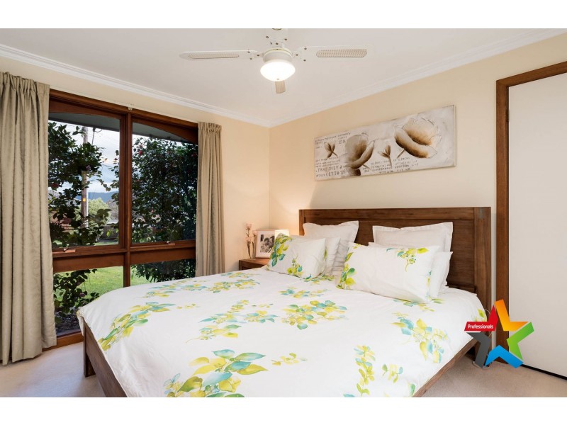 5 Ross Pincott Drive, Mooroolbark VIC 3138