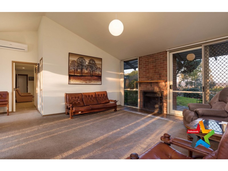 182 Hayrick Lane, Mooroolbark VIC 3138