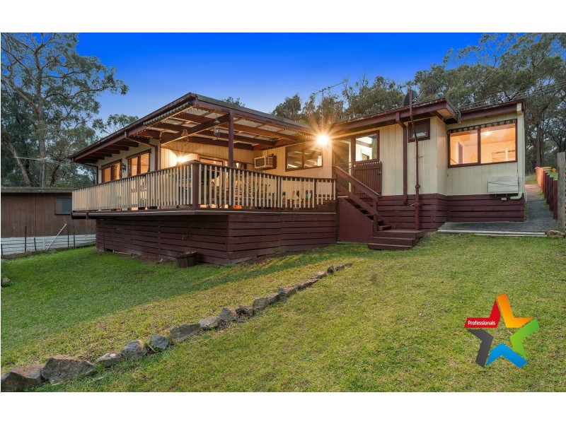 16 Fuller Road, Mount Evelyn VIC 3796