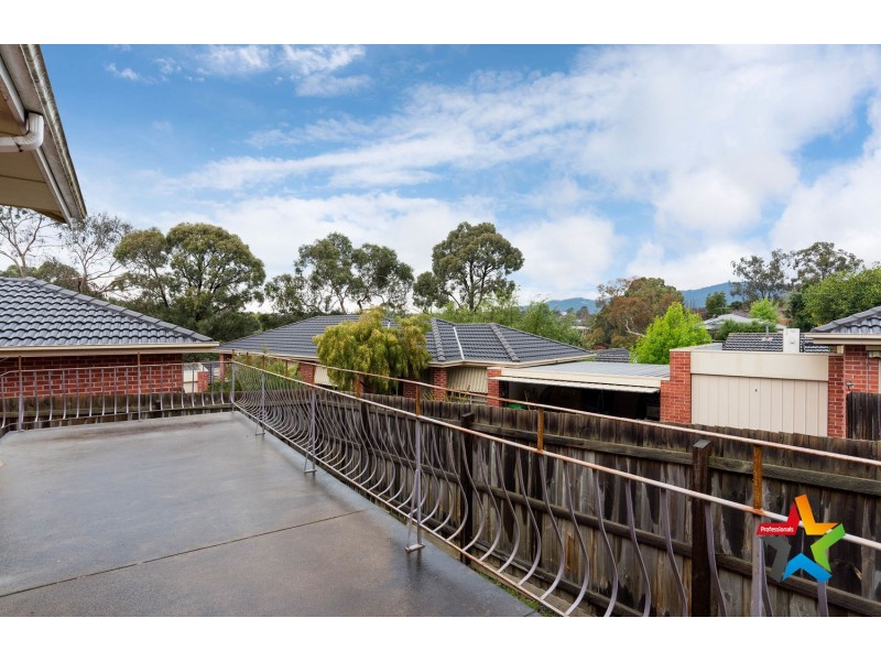 42 Felix Grove, Mooroolbark VIC 3138