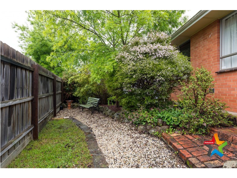 42 Felix Grove, Mooroolbark VIC 3138