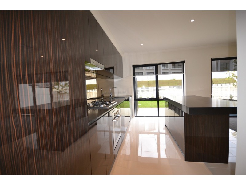18 Belsay Chase, Chirnside Park VIC 3116