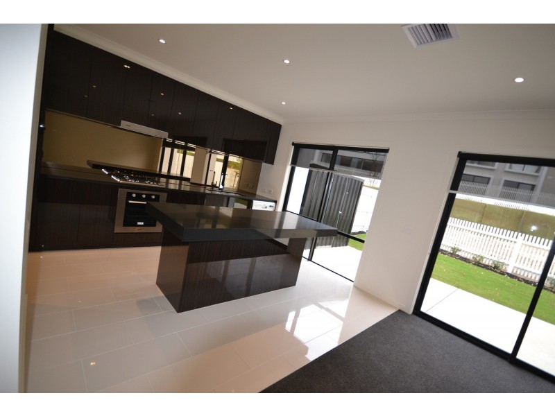 18 Belsay Chase, Chirnside Park VIC 3116