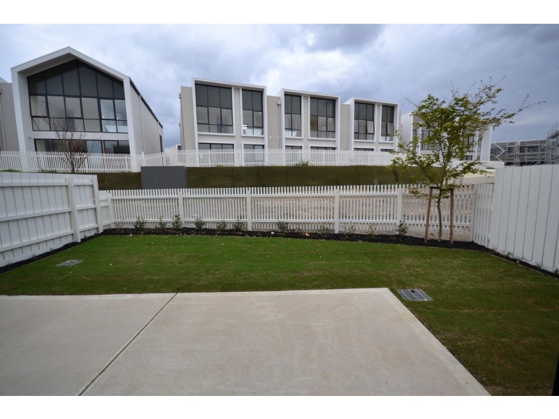 18 Belsay Chase, Chirnside Park VIC 3116