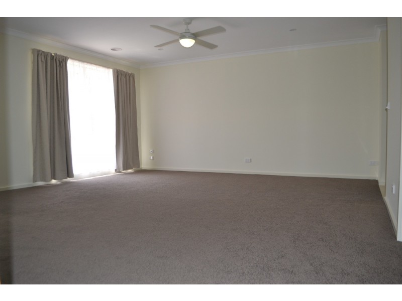 65 Country Club Drive, Chirnside Park VIC 3116