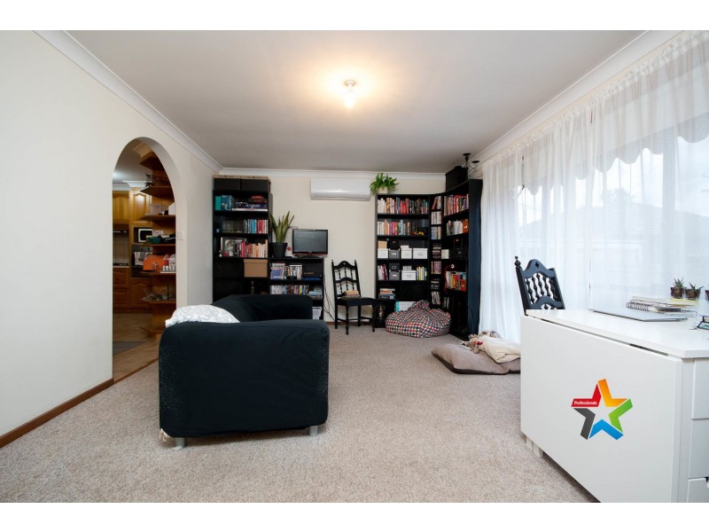 8 Dickson Crescent, Ringwood North VIC 3134