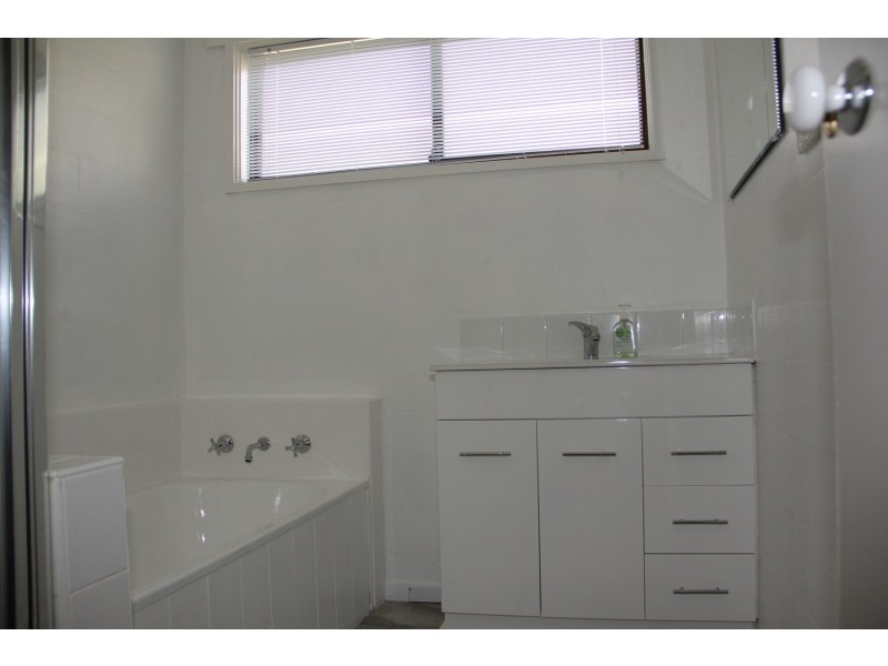 10 Acorn Grove, Mooroolbark VIC 3138