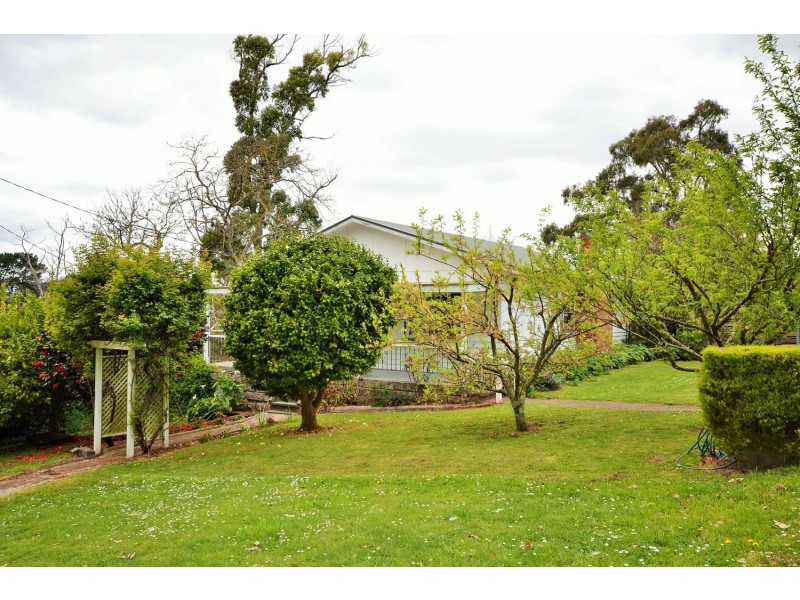 20 School Road, Silvan VIC 3795