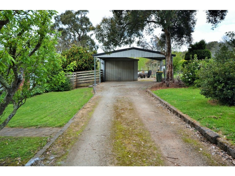 20 School Road, Silvan VIC 3795