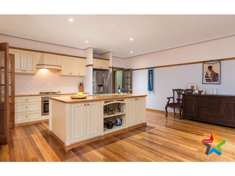 84 Inverness Road, Kalorama VIC 3766