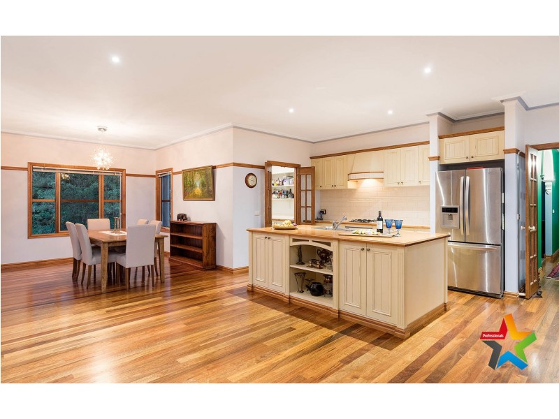 84 Inverness Road, Kalorama VIC 3766