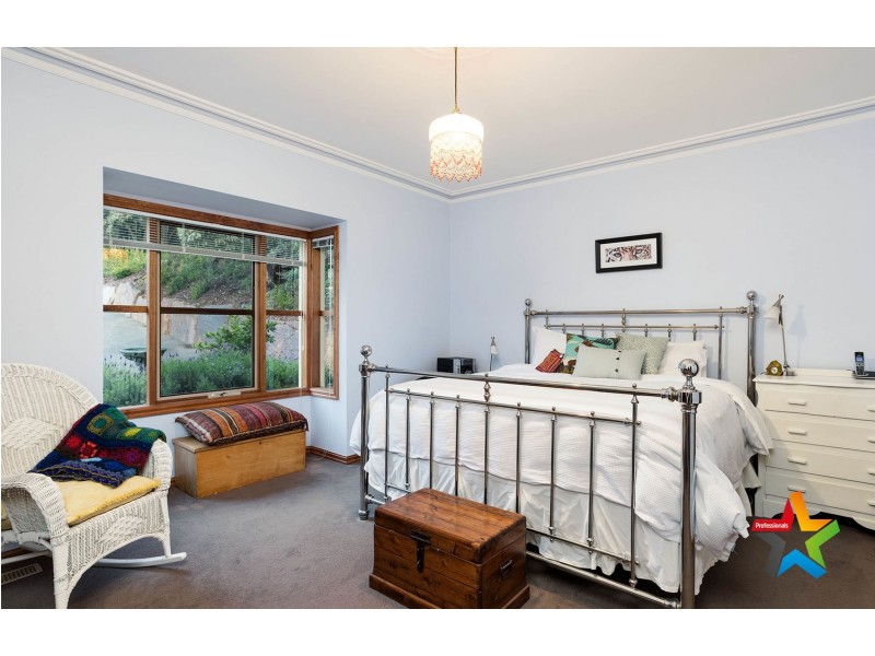 84 Inverness Road, Kalorama VIC 3766