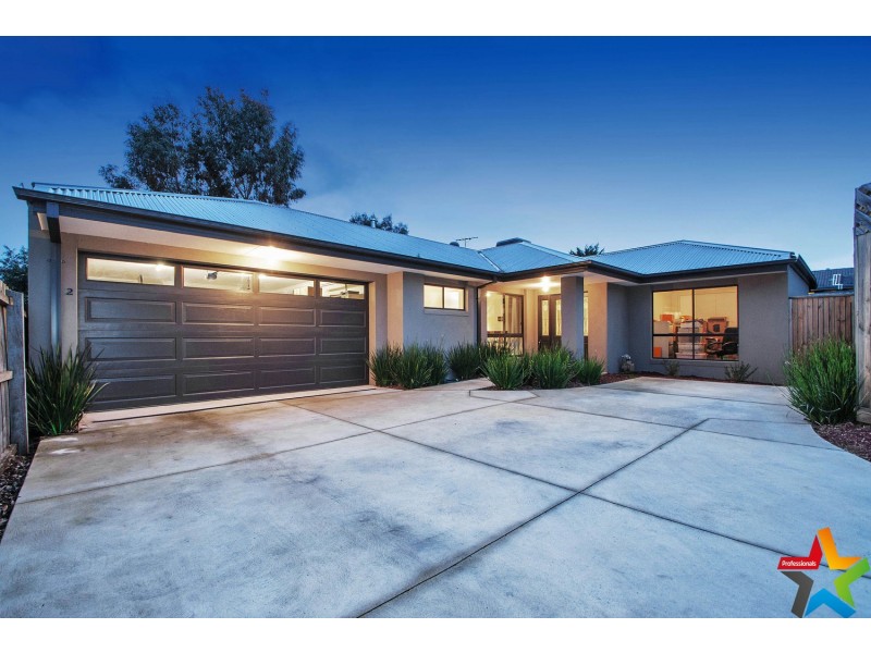 15a Nolan Avenue, Mooroolbark VIC 3138