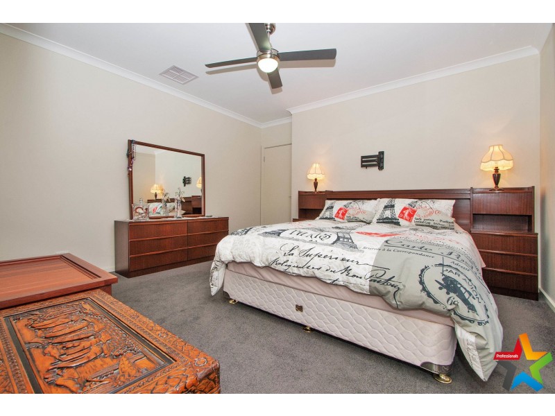 15a Nolan Avenue, Mooroolbark VIC 3138