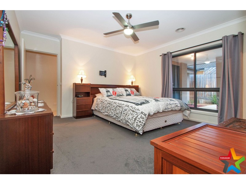 15a Nolan Avenue, Mooroolbark VIC 3138