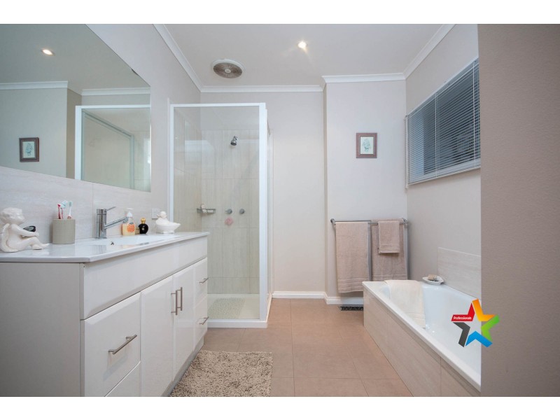 87-89 Mount View Parade, Croydon VIC 3136