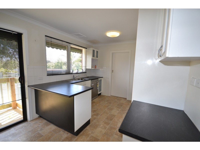 17 Wallace Way, Mooroolbark VIC 3138