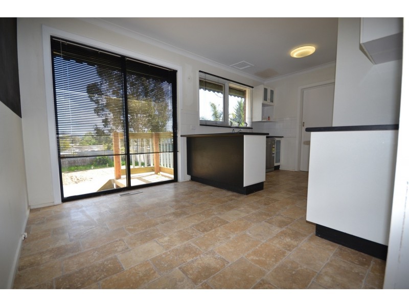 17 Wallace Way, Mooroolbark VIC 3138