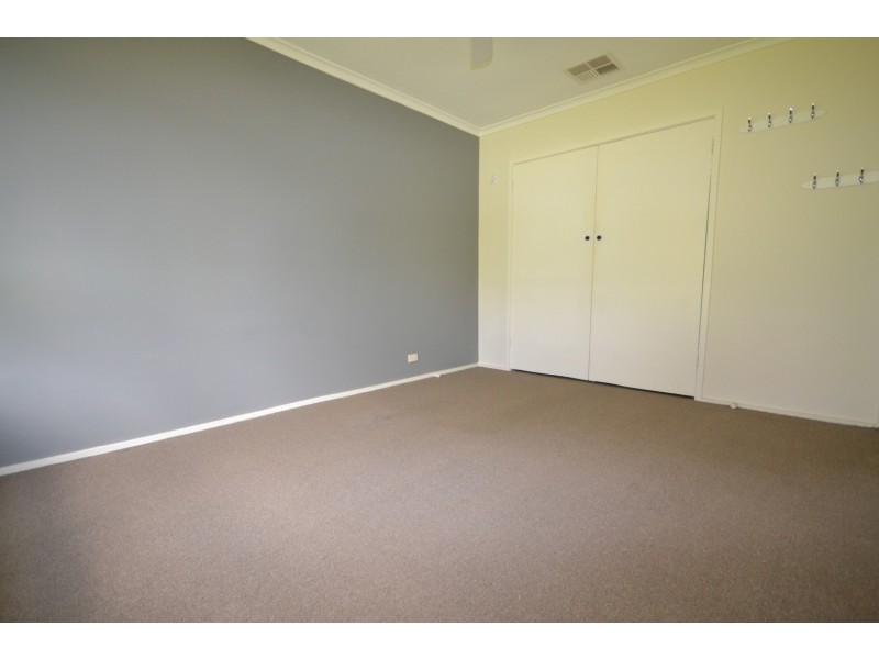 17 Wallace Way, Mooroolbark VIC 3138