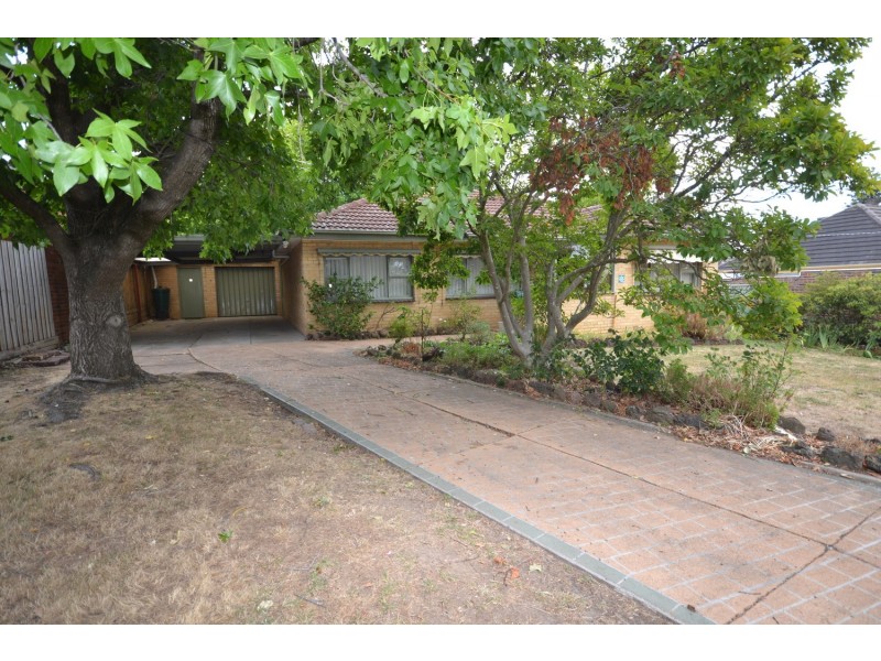 18 Charles Street, Mooroolbark VIC 3138