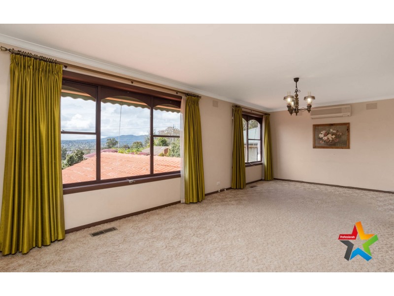 15 Neuparth Road, Croydon North VIC 3136