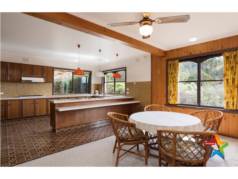 15 Neuparth Road, Croydon North VIC 3136