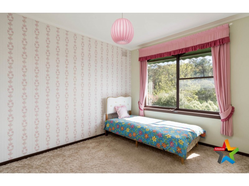 15 Neuparth Road, Croydon North VIC 3136