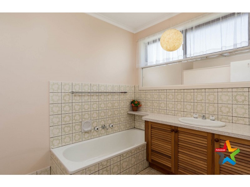 15 Neuparth Road, Croydon North VIC 3136