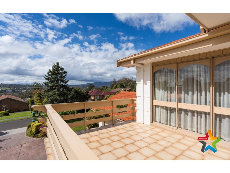 15 Neuparth Road, Croydon North VIC 3136