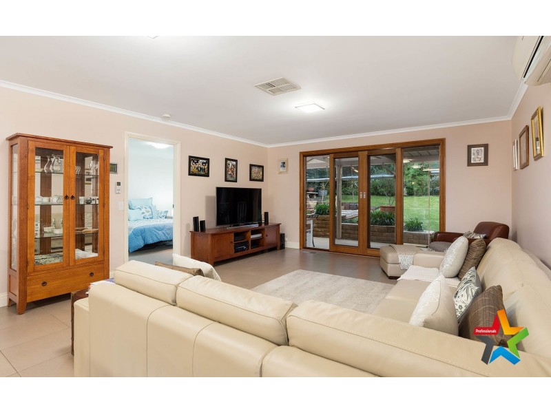 15 Coolaroo Court, Mooroolbark VIC 3138